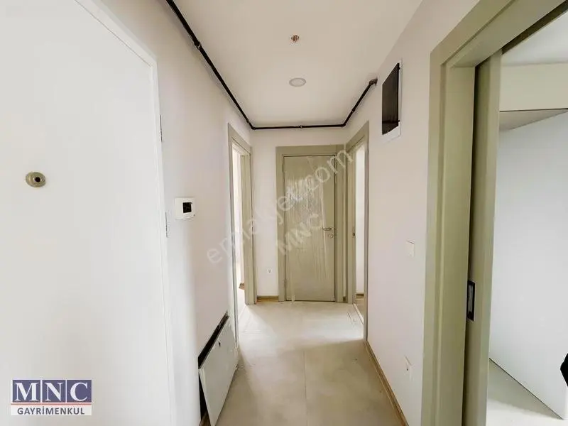 Göztepe'de Yüksek Tavanlı Satılık 2+1 Daire — fotoğraf 15