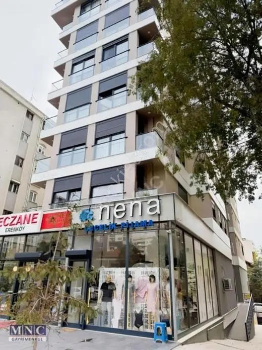 Göztepe'de Yüksek Tavanlı Satılık 2+1 Daire — fotoğraf 20