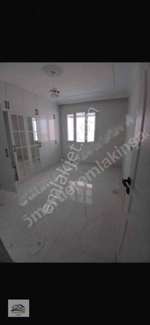 Kilis Ekrem Çetin Mah. De 2 Katlı, 120m, D. Gazlı ,garajlı Ev — fotoğraf 8