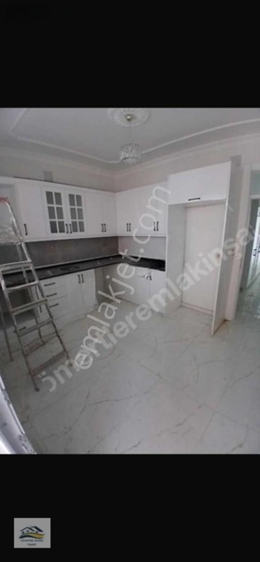 Kilis Ekrem Çetin Mah. De 2 Katlı, 120m, D. Gazlı ,garajlı Ev — fotoğraf 11