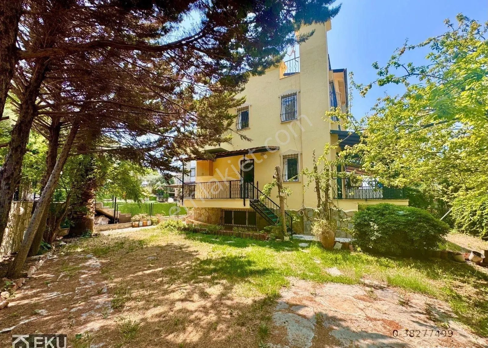 Kuşadası Bayraklıdede Mah. De Köşe Konum Geniş Bahçeli Satılık Villa — fotoğraf 2