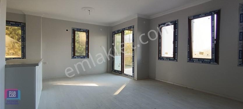 Foça'nın Kalbinde Tadilatlı Satılık 2+1 Daire — fotoğraf 2