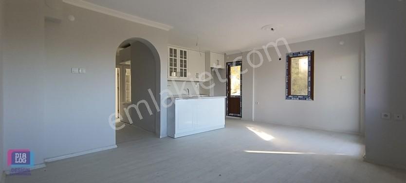 Foça'nın Kalbinde Tadilatlı Satılık 2+1 Daire — fotoğraf 3
