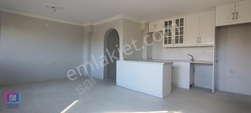 Foça'nın Kalbinde Tadilatlı Satılık 2+1 Daire — fotoğraf 4