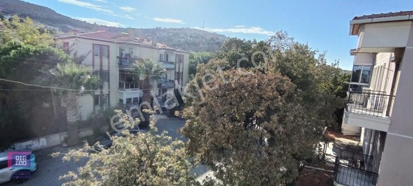 Foça'nın Kalbinde Tadilatlı Satılık 2+1 Daire — fotoğraf 21