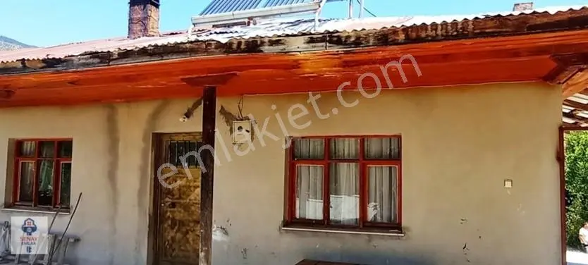 Saimbeyli /Gürleşende Satılık Ev Ve Bahçe 3800M²