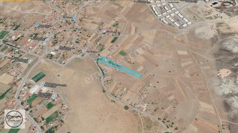 Demirland'dan Satılık Parmakören'de 3940m² İmara Yakın Tarla — fotoğraf 2