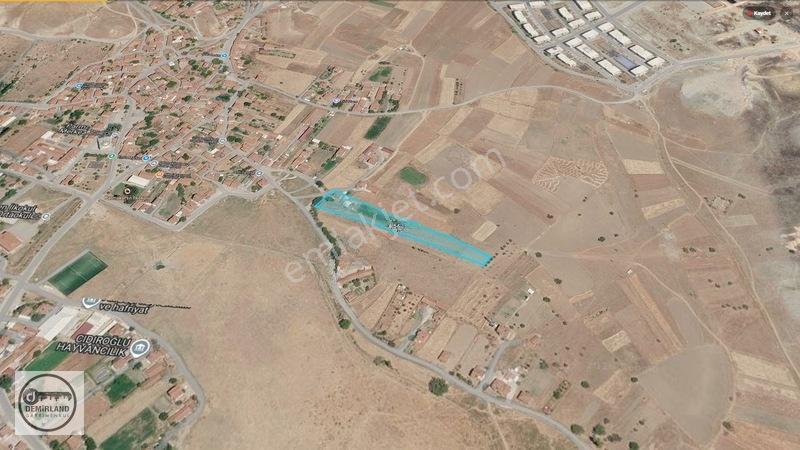 Demirland'dan Satılık Parmakören'de 3940m² İmara Yakın Tarla — fotoğraf 3
