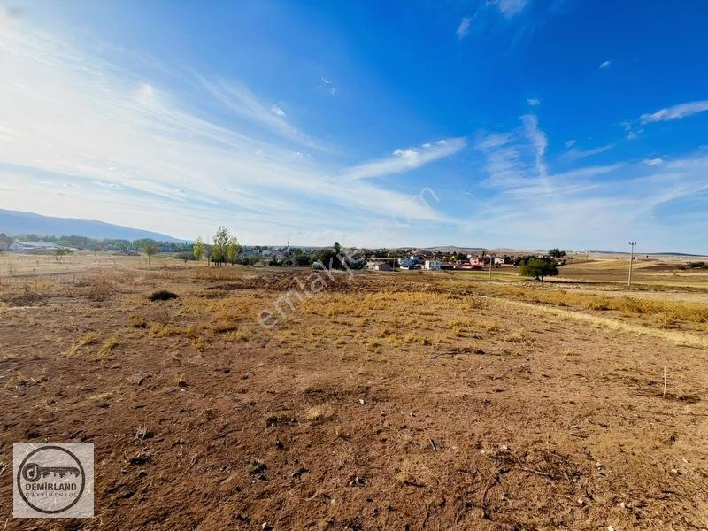 Demirland'dan Satılık Parmakören'de 3940m² İmara Yakın Tarla — fotoğraf 7