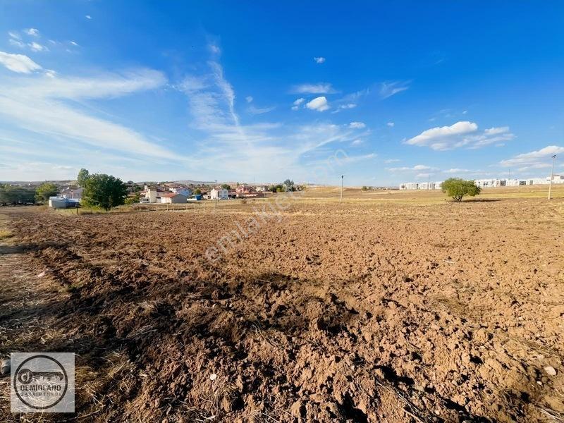Demirland'dan Satılık Parmakören'de 3940m² İmara Yakın Tarla — fotoğraf 17