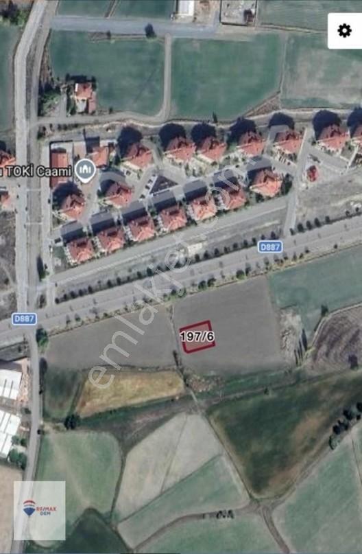 Remax Dem'den Havaalanı Yolu Üzerin De 693 M2 Satılık Arsa — fotoğraf 4