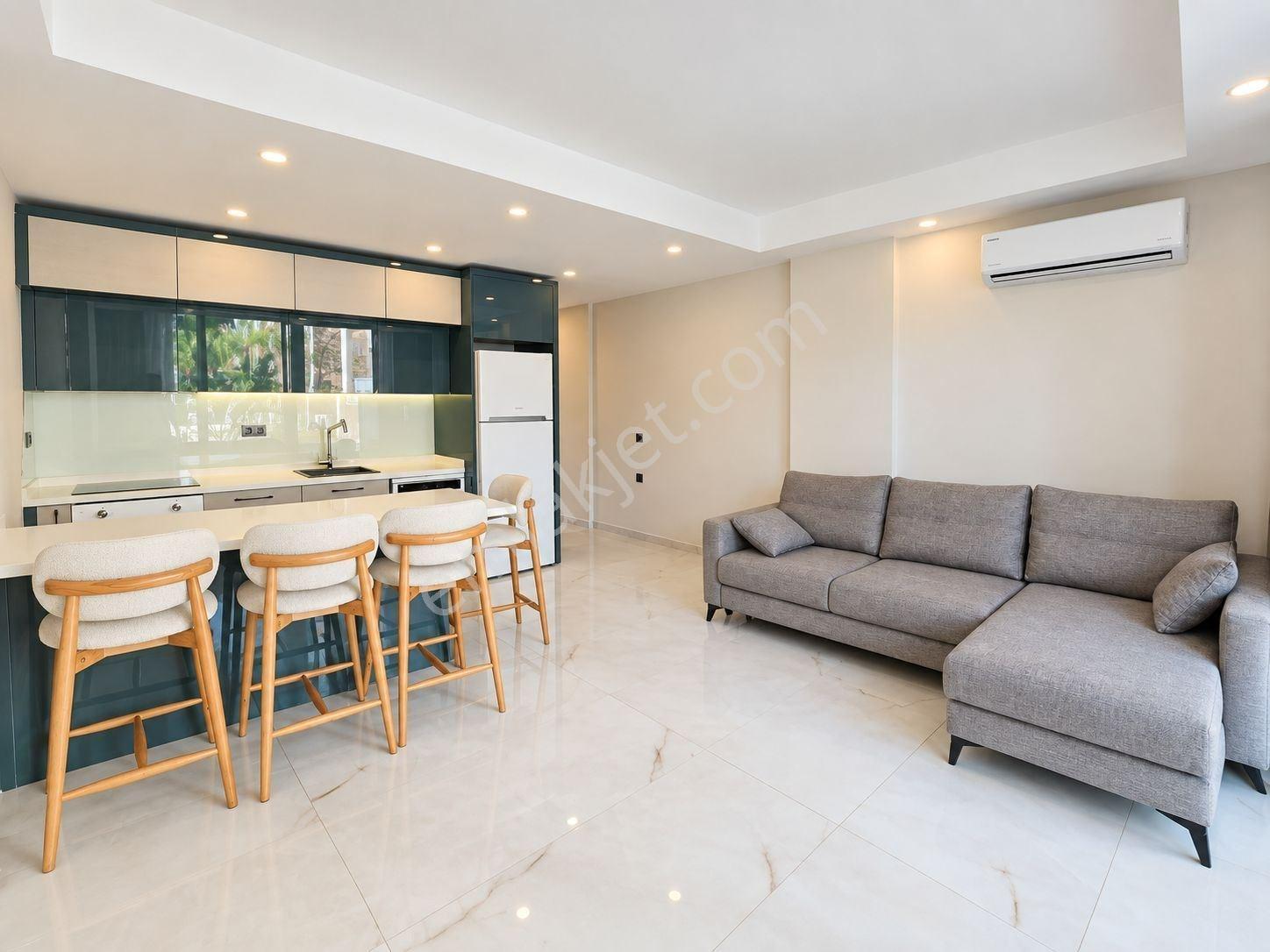 Alanya Konaklıda Denize 300m Havuz Manzaralı 2+1 Satılık Dubleks — fotoğraf 2
