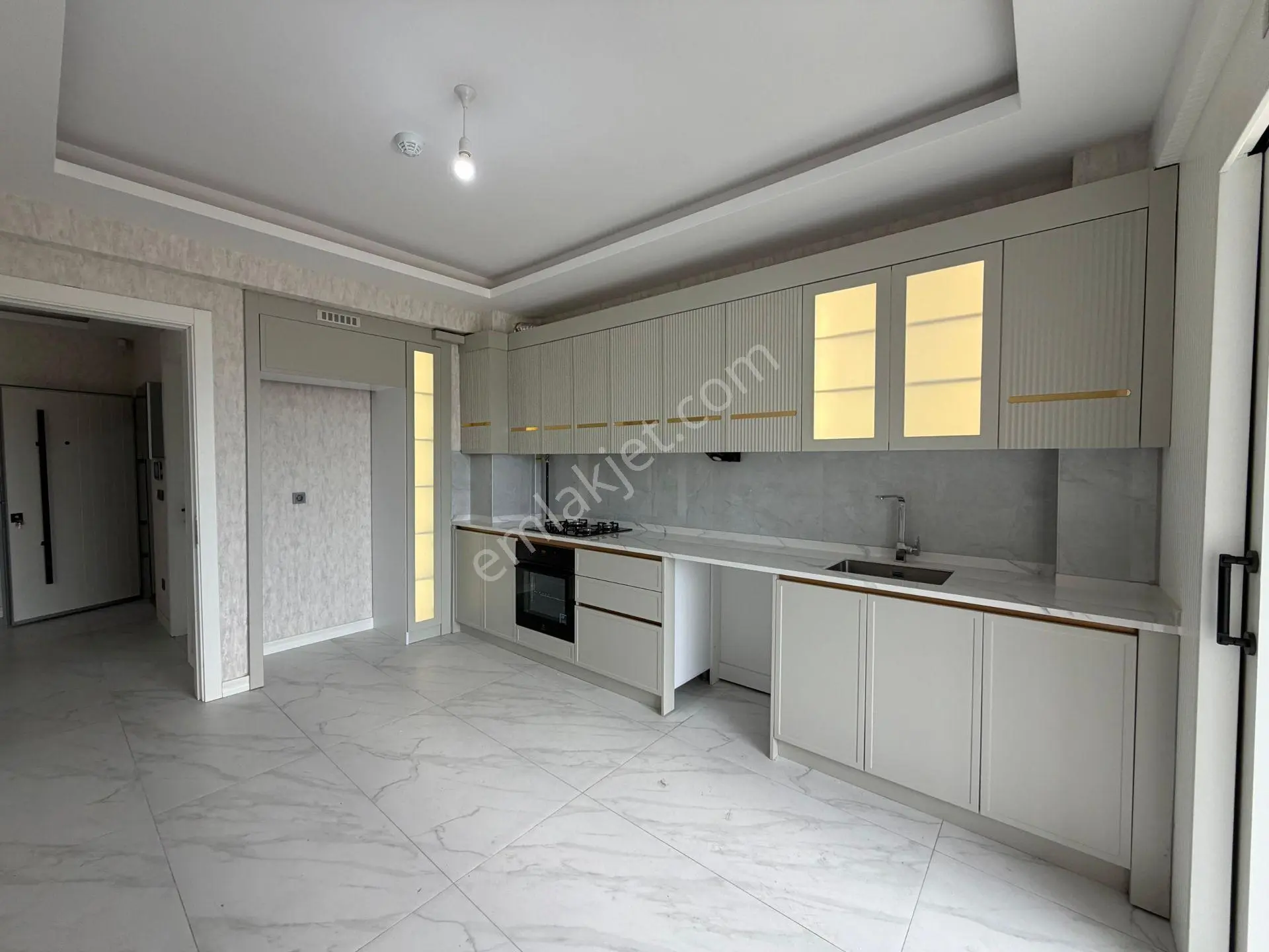 Kahramanlar Caddesi’ne Yakın Site İçi Sıfır Daire — fotoğraf 2