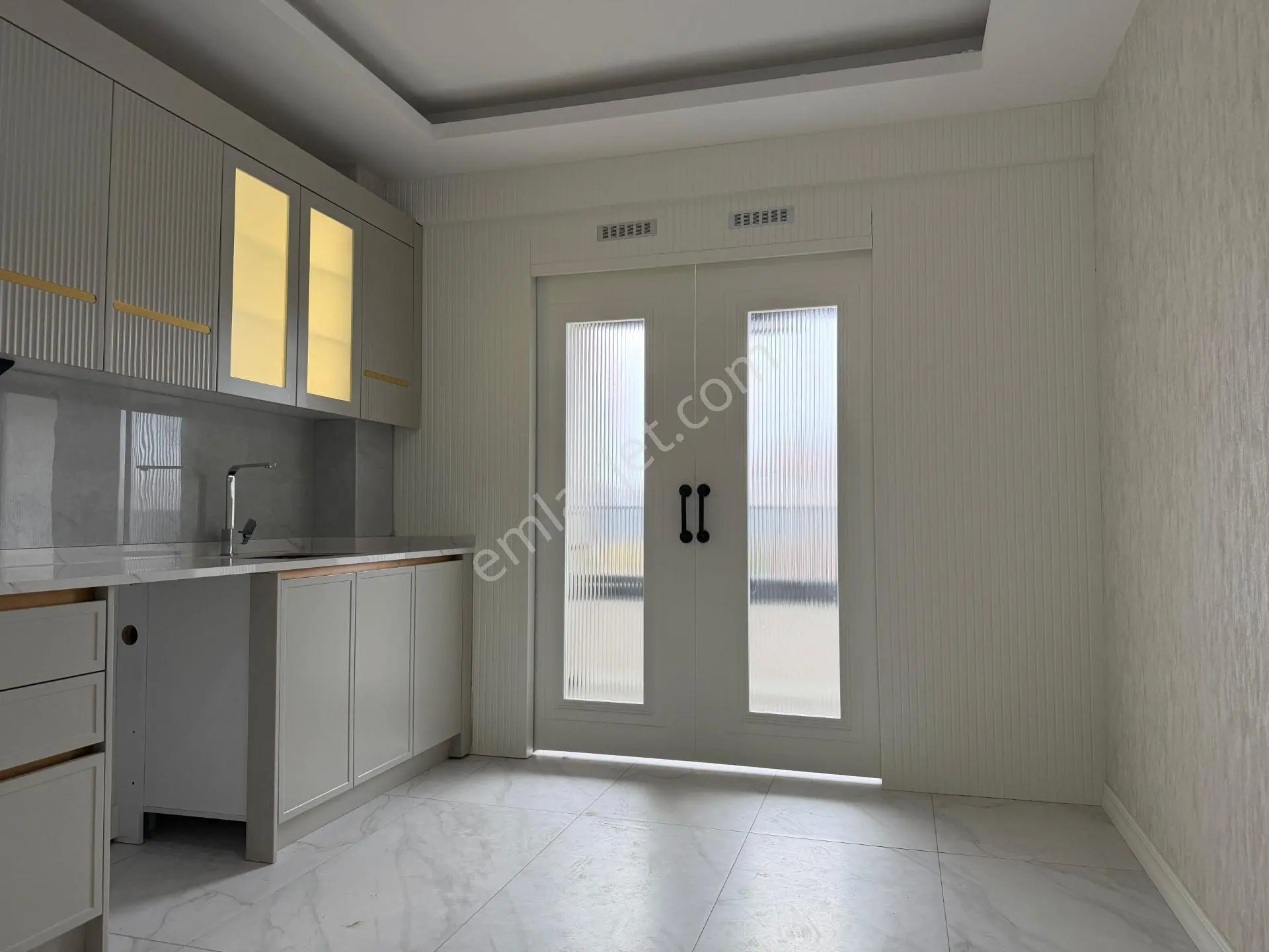 Kahramanlar Caddesi’ne Yakın Site İçi Sıfır Daire — fotoğraf 3