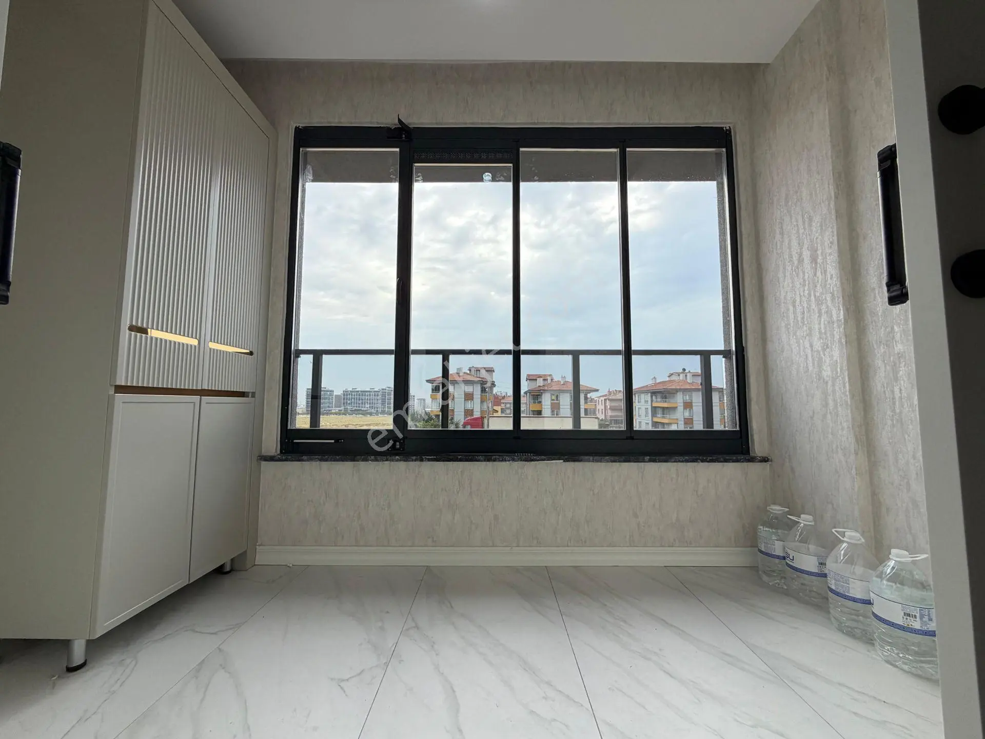 Kahramanlar Caddesi’ne Yakın Site İçi Sıfır Daire — fotoğraf 5