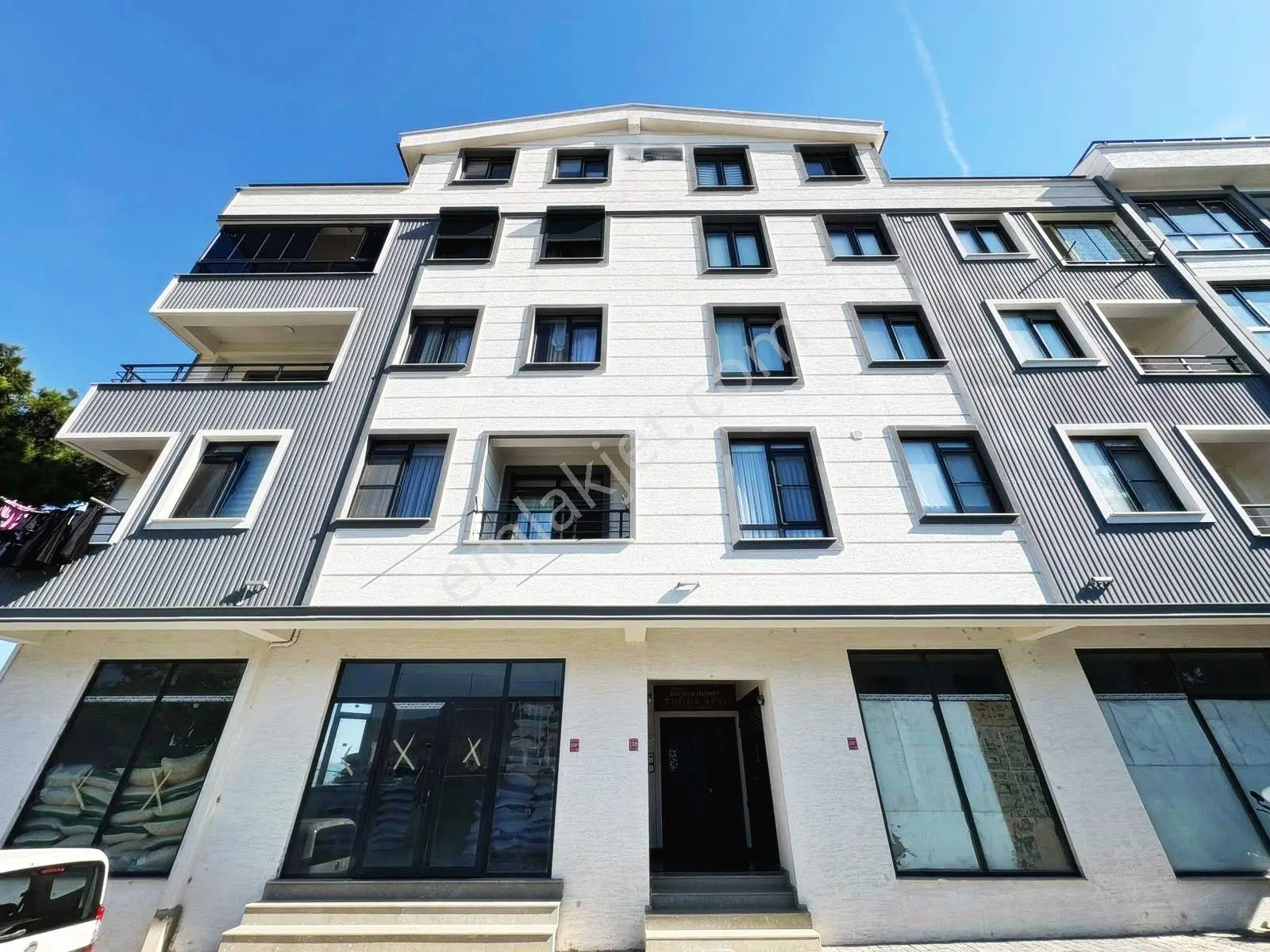 Aktif'ten Zeytinli'de Satılık Eşyalı Ön Cephe Arakat Harika 1+1 Daire — fotoğraf 2