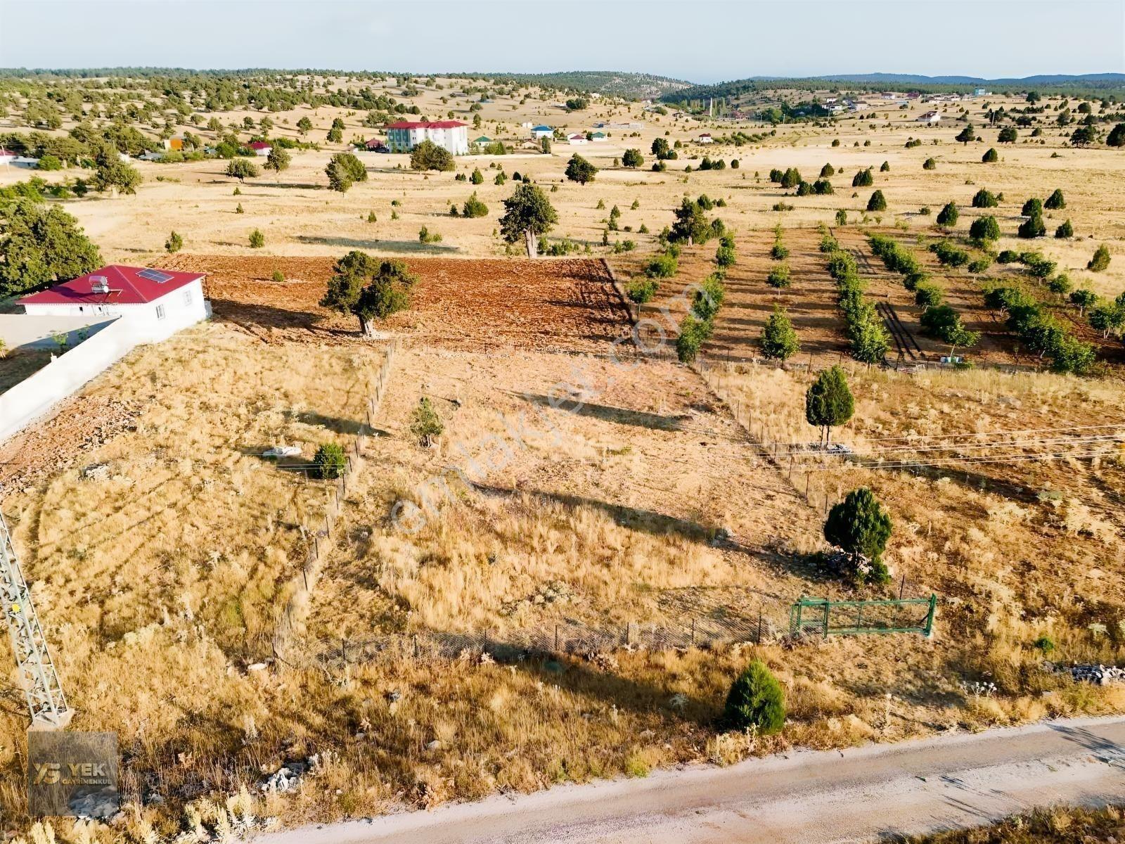 Erdemli Akpınar Yaylasında 875 M2 Yaylalık Arsa — fotoğraf 2