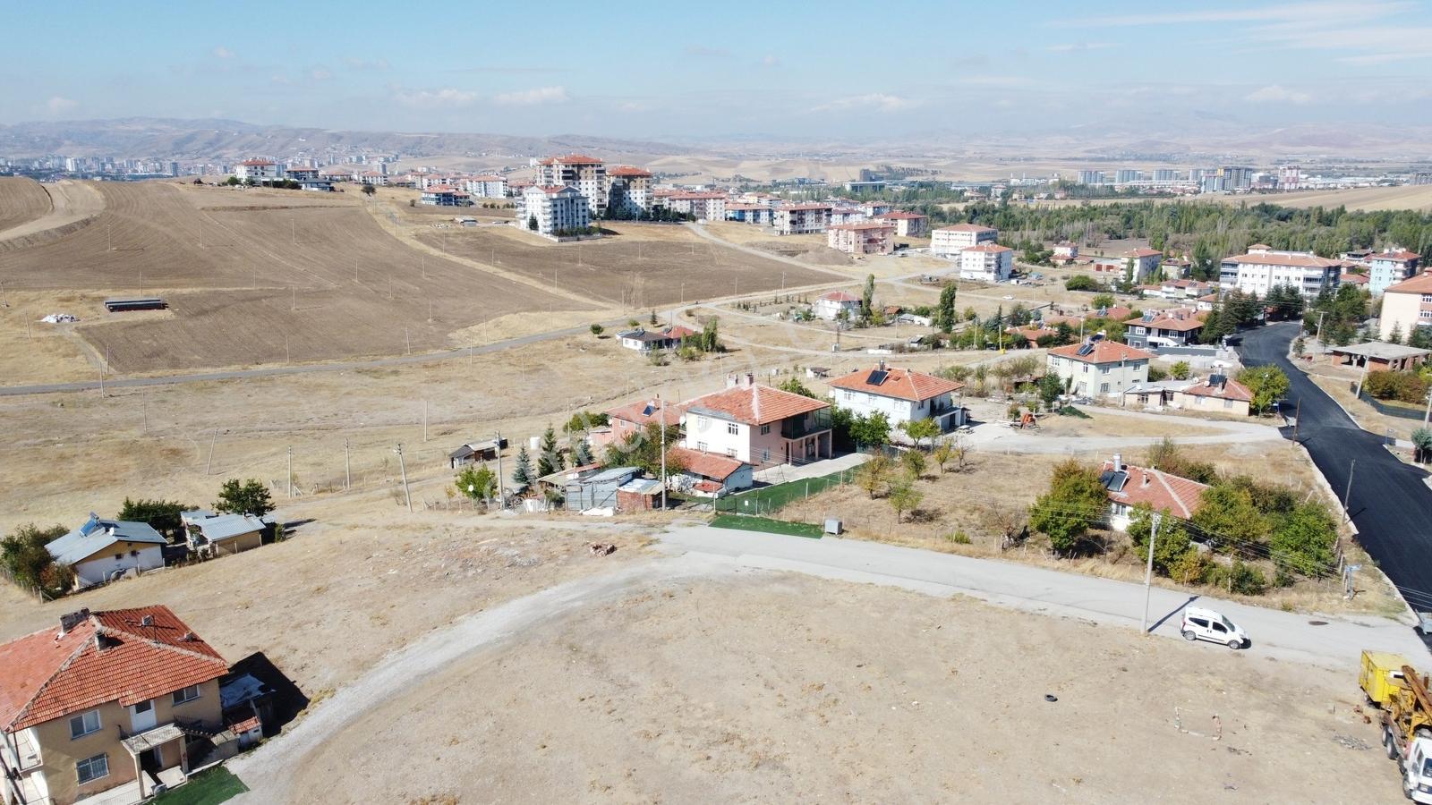 -altınova Da Cadde Üstü Yarım Daire Getirili İmarlı Arsa-*- — fotoğraf 25