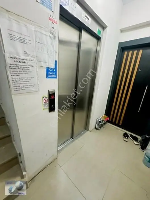 Çeşit Emlak İlyuva Metroya Yakın Yenibina Da 2+1 Satılık Daire — fotoğraf 2