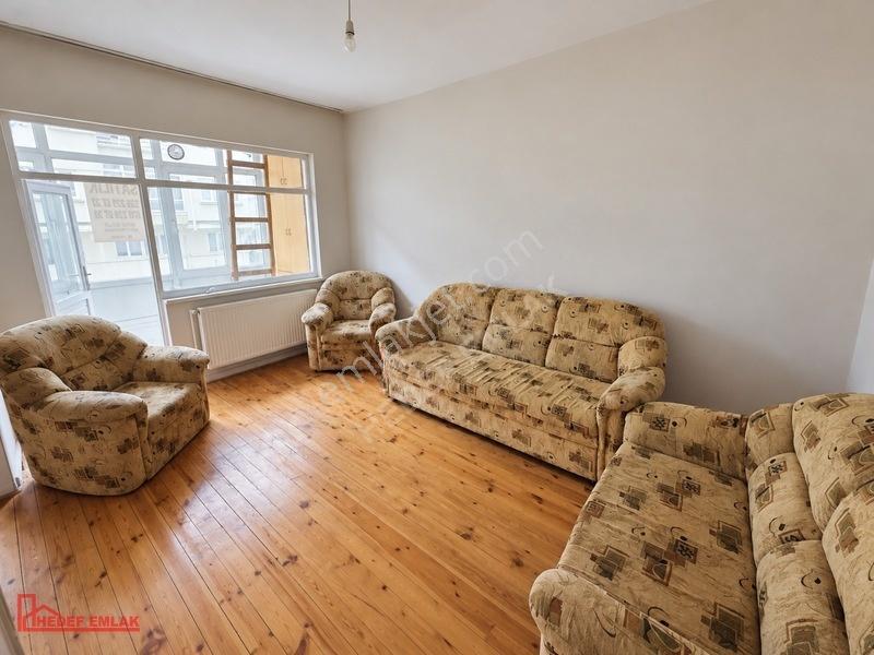 Hedef Emlak'tan Ticaret Lisesi Civarı Satılık 2+1 Geniş Daire — fotoğraf 3