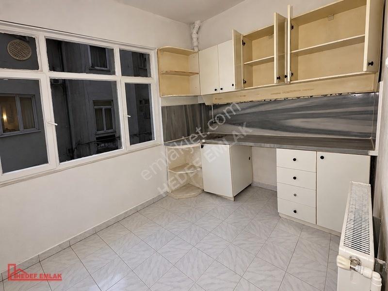Hedef Emlak'tan Ticaret Lisesi Civarı Satılık 2+1 Geniş Daire — fotoğraf 9