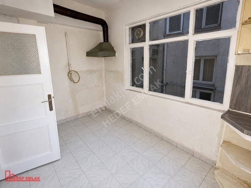 Hedef Emlak'tan Ticaret Lisesi Civarı Satılık 2+1 Geniş Daire — fotoğraf 10