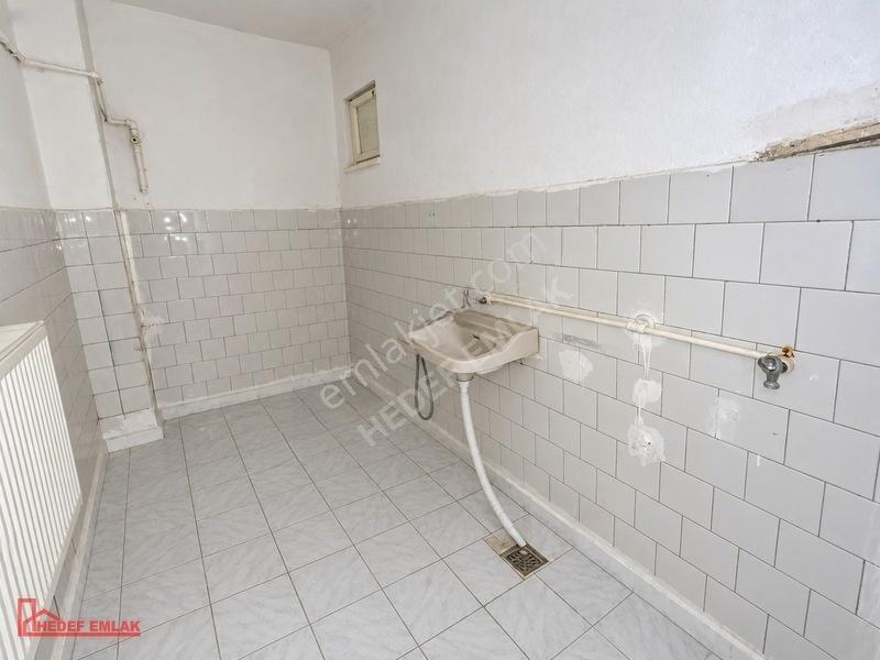 Hedef Emlak'tan Ticaret Lisesi Civarı Satılık 2+1 Geniş Daire — fotoğraf 12