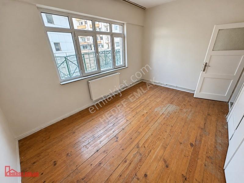 Hedef Emlak'tan Ticaret Lisesi Civarı Satılık 2+1 Geniş Daire — fotoğraf 21