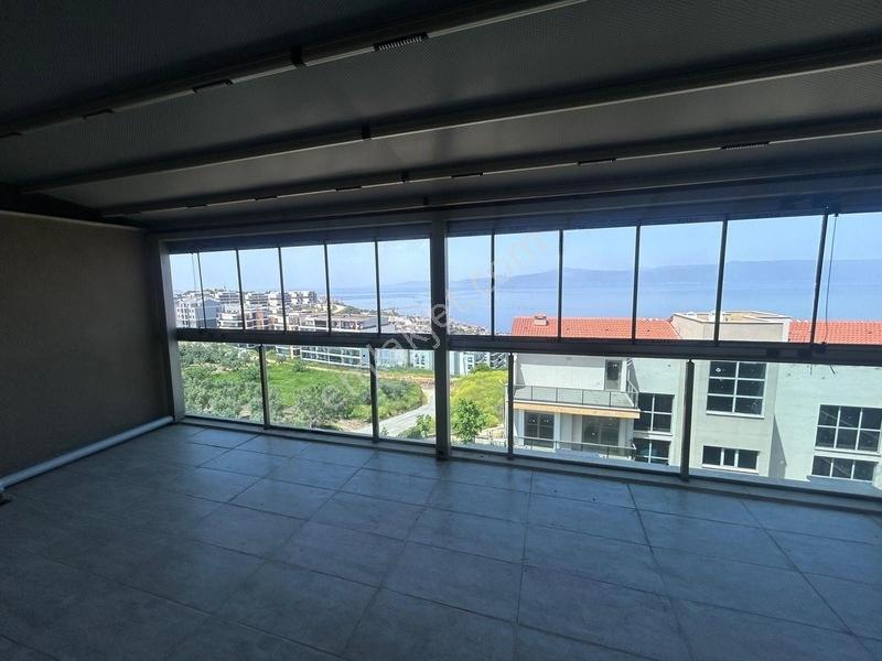Güzelyalı Burgaz Mah.satılık 4+1 Deniz Manzaralı Dublex Daire. — fotoğraf 2