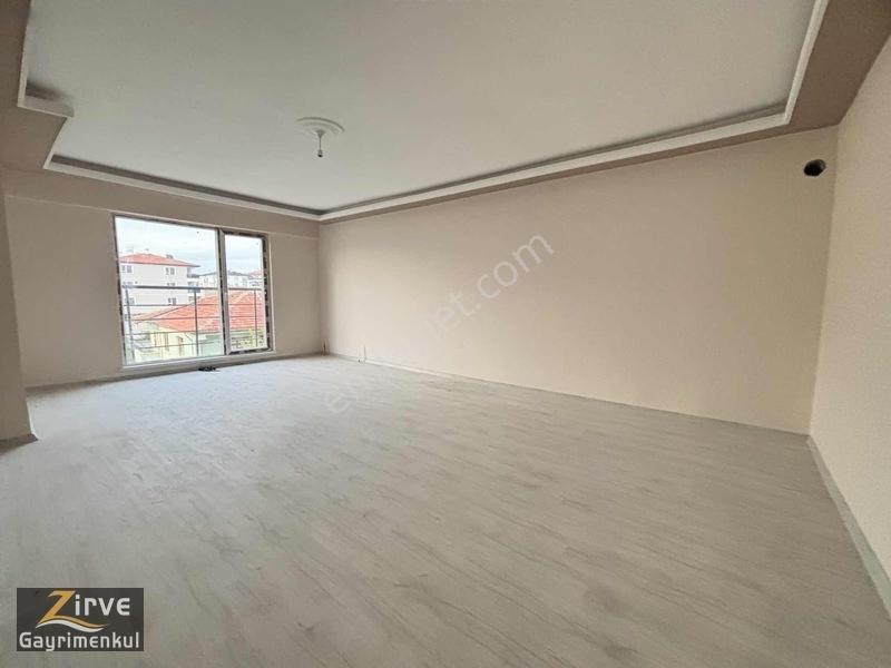 Zirveden Yeşiltepede Köşebaşı 3+1cadde Arkası Satılık Daire — fotoğraf 3