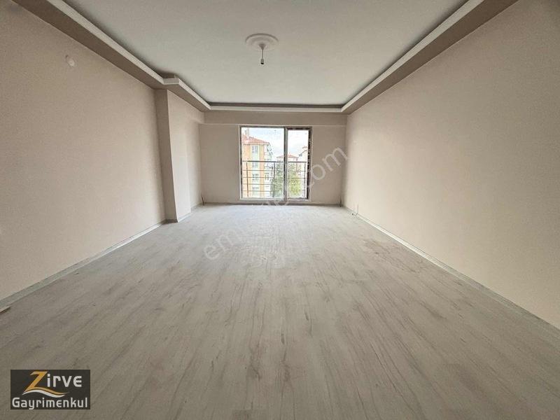 Zirveden Yeşiltepede Köşebaşı 3+1cadde Arkası Satılık Daire — fotoğraf 4