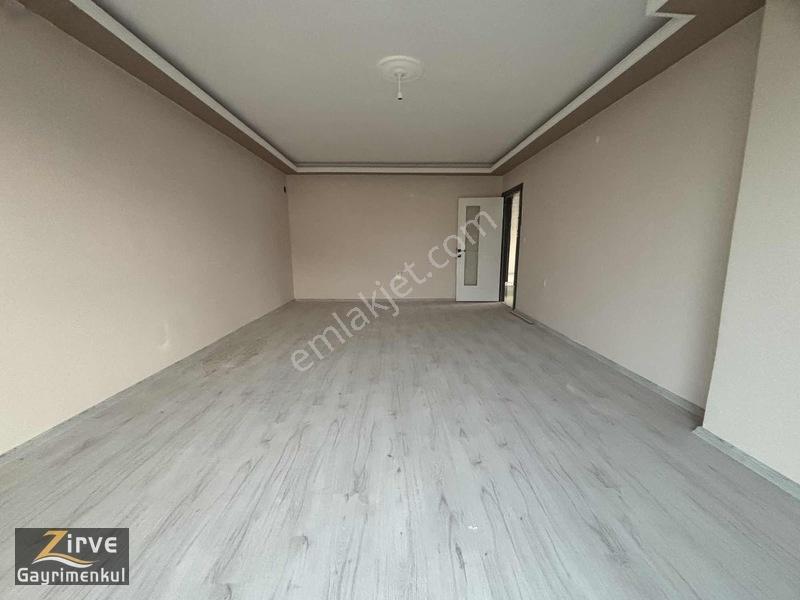 Zirveden Yeşiltepede Köşebaşı 3+1cadde Arkası Satılık Daire — fotoğraf 5
