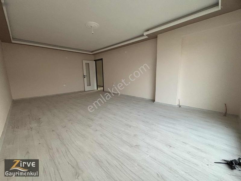 Zirveden Yeşiltepede Köşebaşı 3+1cadde Arkası Satılık Daire — fotoğraf 6