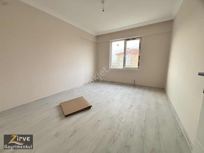 Zirveden Yeşiltepede Köşebaşı 3+1cadde Arkası Satılık Daire — fotoğraf 10