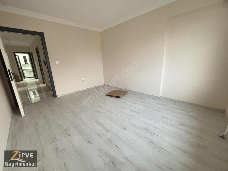 Zirveden Yeşiltepede Köşebaşı 3+1cadde Arkası Satılık Daire — fotoğraf 11