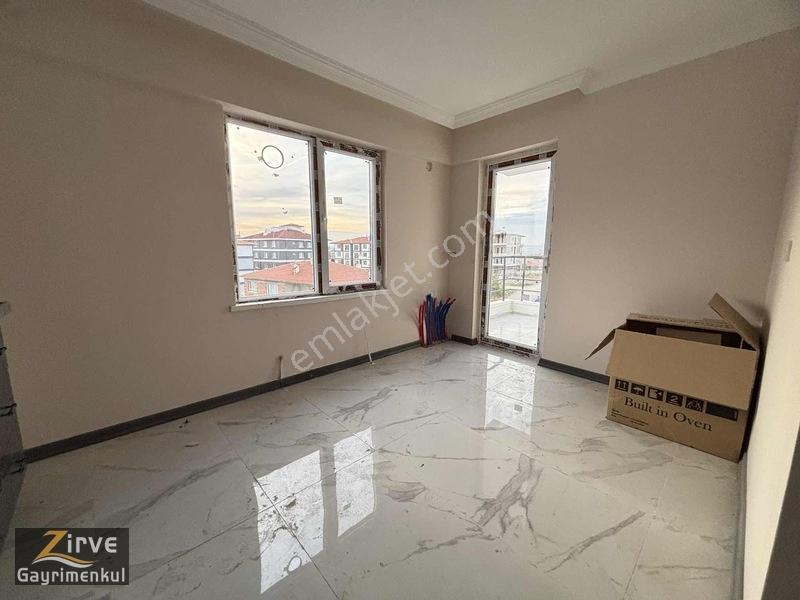 Zirveden Yeşiltepede Köşebaşı 3+1cadde Arkası Satılık Daire — fotoğraf 14
