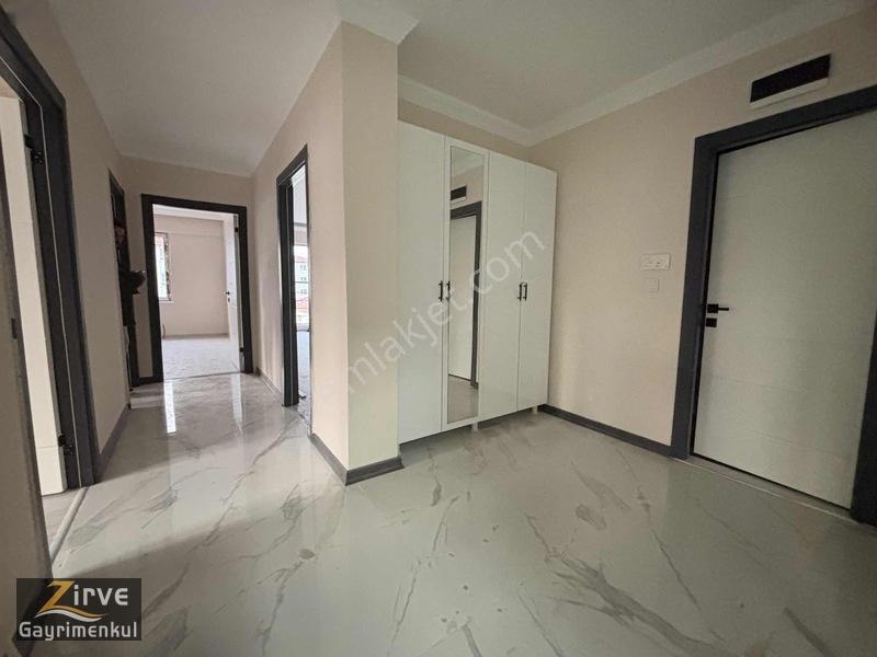Zirveden Yeşiltepede Köşebaşı 3+1cadde Arkası Satılık Daire — fotoğraf 19