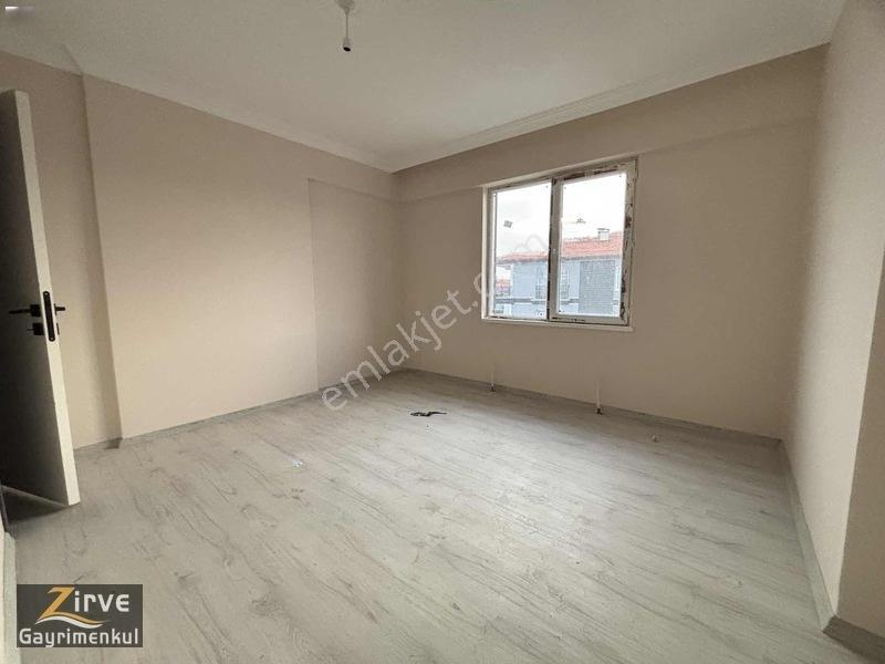 Zirveden Yeşiltepede Köşebaşı 3+1cadde Arkası Satılık Daire — fotoğraf 21