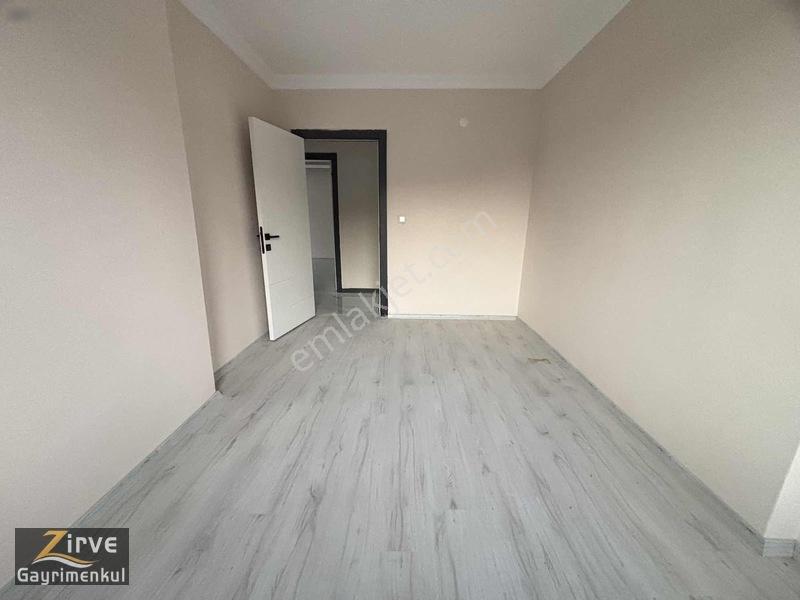 Zirveden Yeşiltepede Köşebaşı 3+1cadde Arkası Satılık Daire — fotoğraf 22