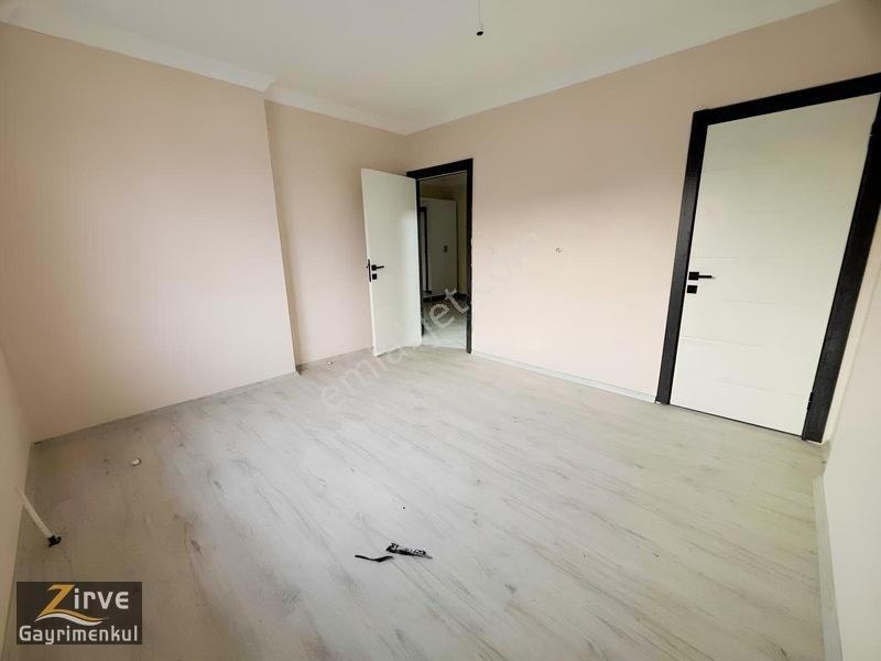 Zirveden Yeşiltepede Köşebaşı 3+1cadde Arkası Satılık Daire — fotoğraf 24