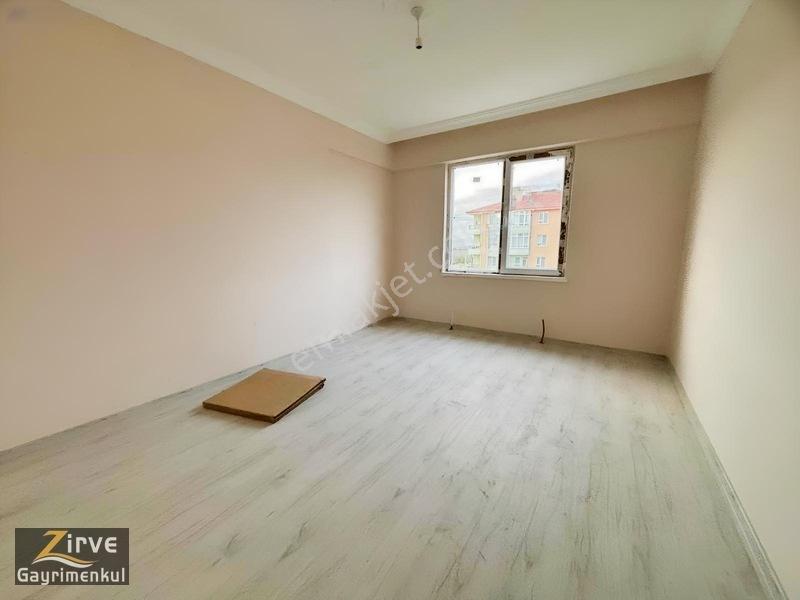 Zirveden Yeşiltepede Köşebaşı 3+1cadde Arkası Satılık Daire — fotoğraf 27