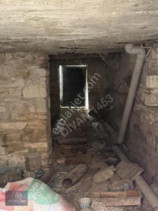 Urla Merkezde Harika Konumda Mahsenli Taş Ev — fotoğraf 18