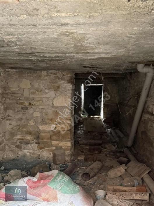Urla Merkezde Harika Konumda Mahsenli Taş Ev — fotoğraf 21