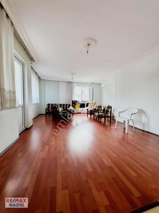 Remax Nadir'den Aksuda 3+1 3 Balkonlu Satılık Daire — fotoğraf 5