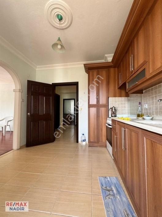 Remax Nadir'den Aksuda 3+1 3 Balkonlu Satılık Daire — fotoğraf 9