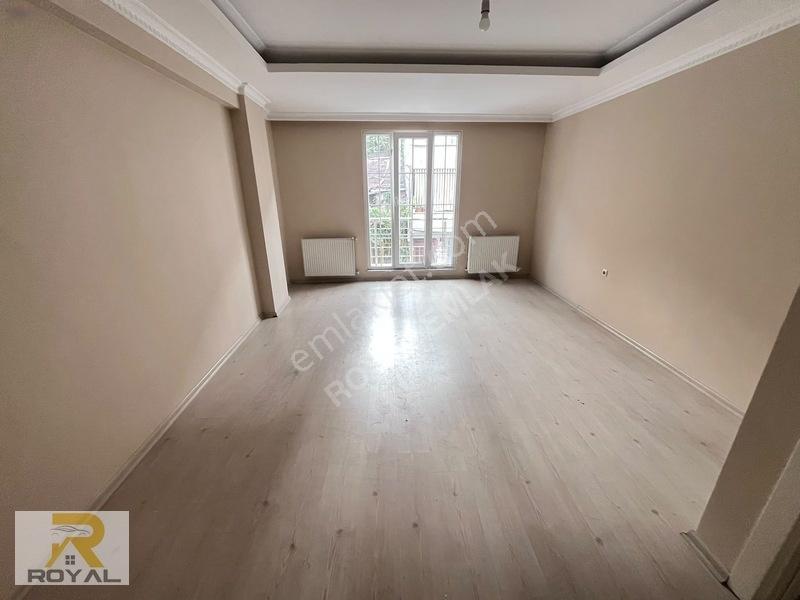 Royal'den Esenyurt Balıkyolu'nda 2+1 85m2 Masrafsız Arakat — fotoğraf 2