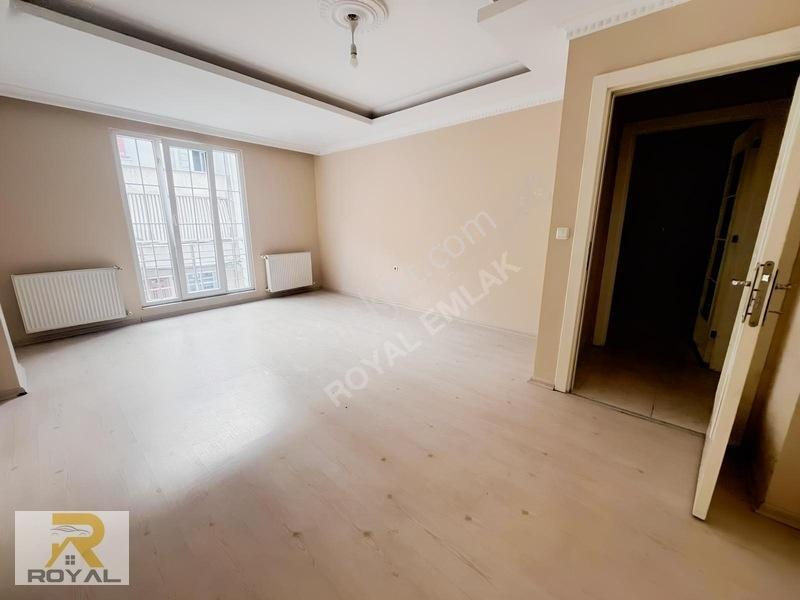Royal'den Esenyurt Balıkyolu'nda 2+1 85m2 Masrafsız Arakat — fotoğraf 3