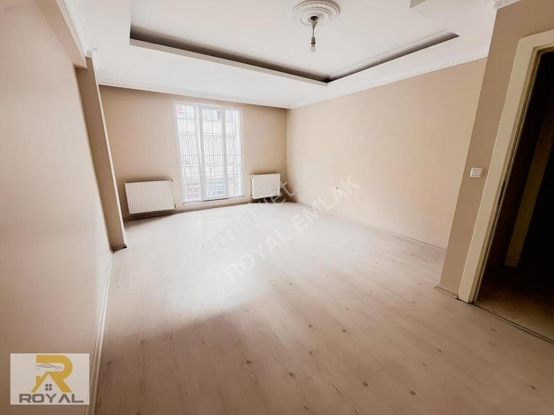 Royal'den Esenyurt Balıkyolu'nda 2+1 85m2 Masrafsız Arakat — fotoğraf 4