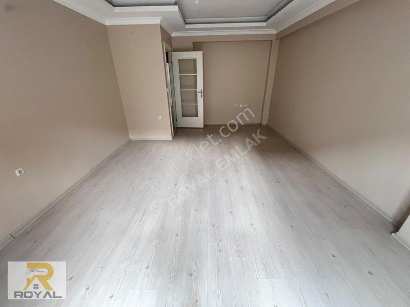 Royal'den Esenyurt Balıkyolu'nda 2+1 85m2 Masrafsız Arakat — fotoğraf 6