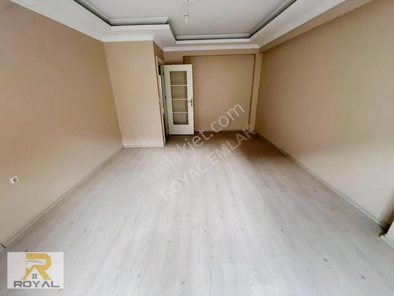 Royal'den Esenyurt Balıkyolu'nda 2+1 85m2 Masrafsız Arakat — fotoğraf 8